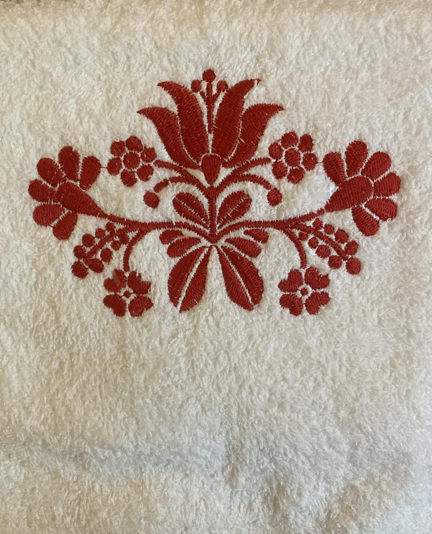 Folk Pattern Embroidered Bath & Hand Towel – A Touch of Tradition