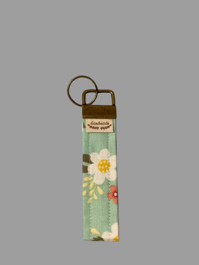 Hand-Sewn Floral Keyfob – Fresh Blooms on Light Green